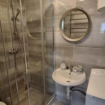 Zale Apartment *