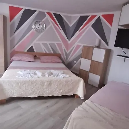 Zale Apartment *