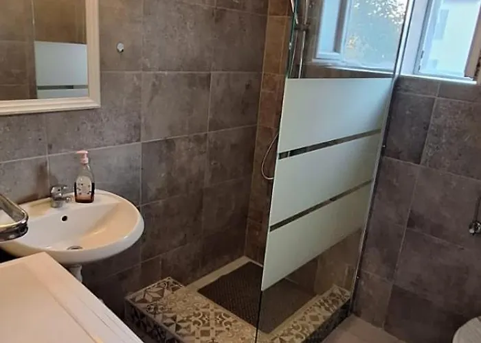 Zale Apartment *